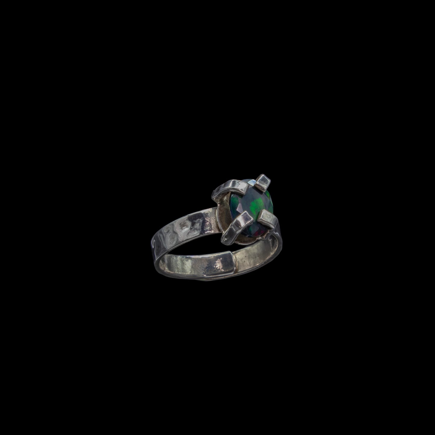 Anillo de Ópalo Negro