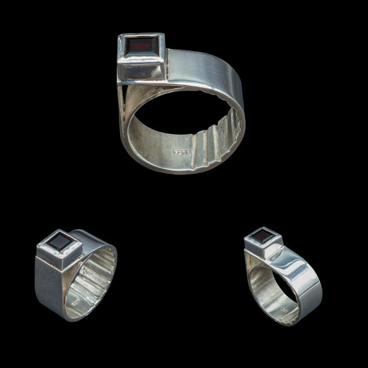 Anillo de Granate Almandino