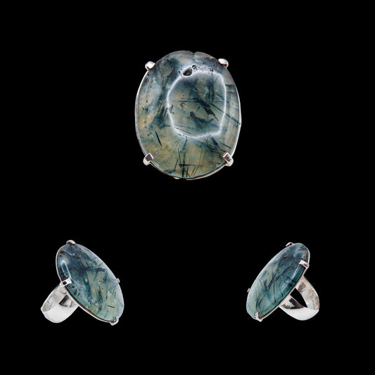 Anillo de Prehnita con Turmalina