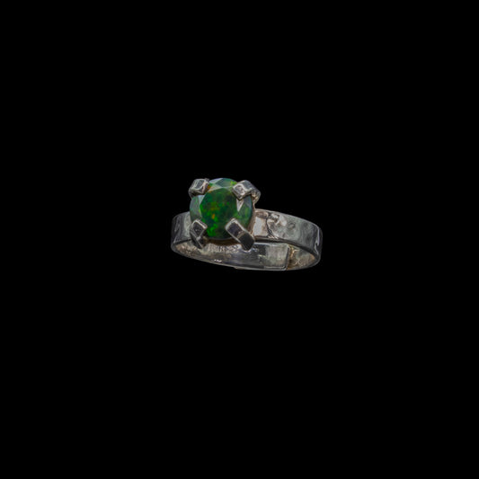 Anillo de Ópalo Negro