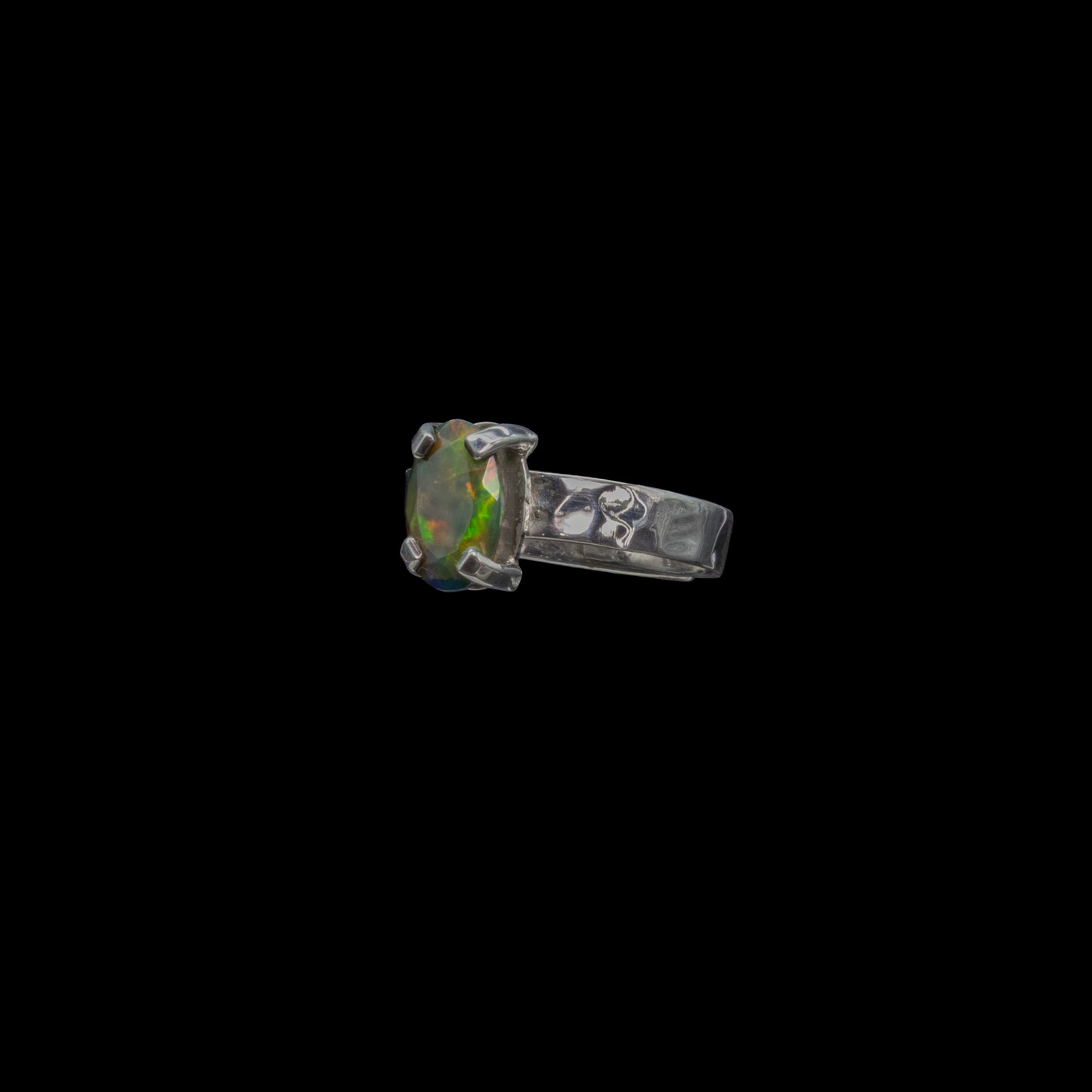 Anillo de Ópalo Negro