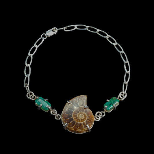 Pulsera de Ammonite y Esmeralda